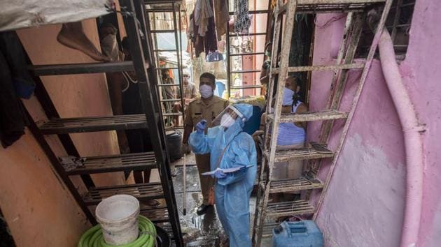 A medical screening organized for the residents of Naik Nagar slums in Dharavi during the nationwide lockdown, imposed in the wake of the coronavirus pandemic in Mumbai on Wednesday.(Satyabrata Tripathy/HT Photo) A medical screening organized for the residents of Naik Nagar slums in Dharavi during the nationwide lockdown, imposed in the wake of the coronavirus pandemic in Mumbai on Wednesday.(Satyabrata Tripathy/HT Photo)