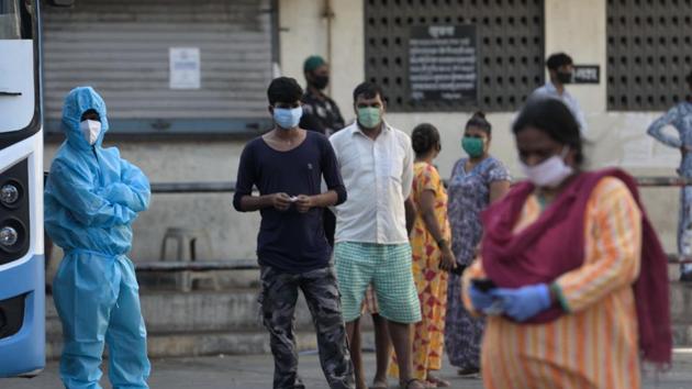 At least 4,500 new cases have been detected across the country since Wednesday morning, figures announced by different states and union territories showed. (Satish Bate/HT Photo) At least 4,500 new cases have been detected across the country since Wednesday morning, figures announced by different states and union territories showed. (Satish Bate/HT Photo)