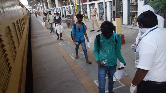 Last Saturday, 92 people from Manipur were brought back from Guwahati and Mizoram.(Bachchan Kumar/ HT photo. Representative image) Last Saturday, 92 people from Manipur were brought back from Guwahati and Mizoram.(Bachchan Kumar/ HT photo. Representative image)