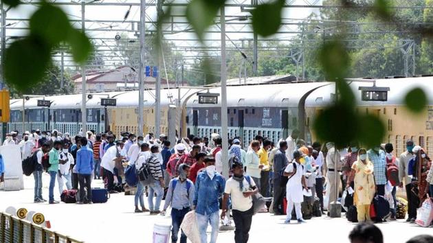 A special “Shramik Express” brought a group of 225 labourers from Khagaria district in Bihar to Hyderabad on Friday afternoon. These workers are expected to return to work in rice mills across the state. (Image used for representation).(HT PHOTO.) A special “Shramik Express” brought a group of 225 labourers from Khagaria district in Bihar to Hyderabad on Friday afternoon. These workers are expected to return to work in rice mills across the state. (Image used for representation).(HT PHOTO.)