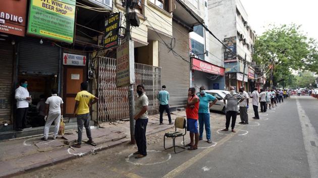 After the lockdown was extended till May 17, the Ministry of Home Affairs (MHA) issued new guidelines allowing the opening of liquor shops.(Ajay Aggarwal /HT PHOTO) After the lockdown was extended till May 17, the Ministry of Home Affairs (MHA) issued new guidelines allowing the opening of liquor shops.(Ajay Aggarwal /HT PHOTO)