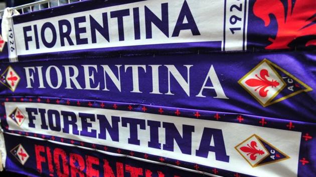 Soccer Football - Serie A - Fiorentina v Inter Milan - Stadio Artemio Franchi, Florence, Italy - December 15, 2019 General view of Fiorentina scarves outside the stadium before the match REUTERS/Jennifer Lorenzini (REUTERS) Soccer Football - Serie A - Fiorentina v Inter Milan - Stadio Artemio Franchi, Florence, Italy - December 15, 2019 General view of Fiorentina scarves outside the stadium before the match REUTERS/Jennifer Lorenzini (REUTERS)