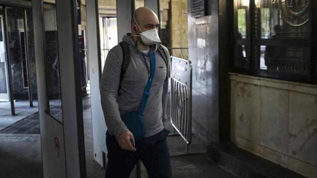 A man wearing a face mask to protect against coronavirus enters a metro (subway) station in Moscow, Russia, Thursday, May 7, 2020. (AP photo) A man wearing a face mask to protect against coronavirus enters a metro (subway) station in Moscow, Russia, Thursday, May 7, 2020. (AP photo)
