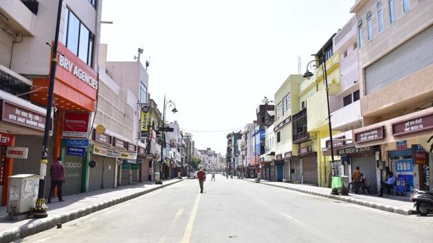 Shuttered shops during lockdown to check the spread of coronavirus at Hall Bazar in Amritsar, Punjab. (Sameer Sehgal/HT Photo) Shuttered shops during lockdown to check the spread of coronavirus at Hall Bazar in Amritsar, Punjab. (Sameer Sehgal/HT Photo)
