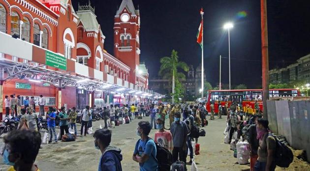 Tamil Nadu, May 10: Stranded migrant labourers queue to board a special train to Odisha from MGR Central railway station during the COVID-19 lockdown in Chennai on Saturday. (ANI) Tamil Nadu, May 10: Stranded migrant labourers queue to board a special train to Odisha from MGR Central railway station during the COVID-19 lockdown in Chennai on Saturday. (ANI)