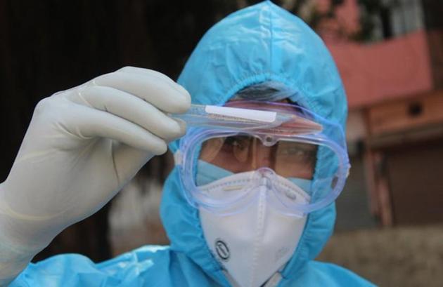 The infected people are mainly fruit and vegetable vendors, grocery shop owners and those working in dairies and medicine shops. The infected people are mainly fruit and vegetable vendors, grocery shop owners and those working in dairies and medicine shops.