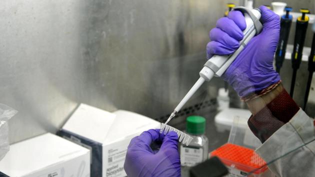 Ludhiana civil surgeon said that reports of 109 samples were received on Monday evening, out of which 16 were found positive. (Representative image) (NITIN KANOTRA/HT) Ludhiana civil surgeon said that reports of 109 samples were received on Monday evening, out of which 16 were found positive. (Representative image) (NITIN KANOTRA/HT)