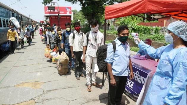 Once the lockdown is over, employing these migrant workers, either at home or their earlier places of migration, will be a serious challenge for the state government (Santosh Kumar/Hindustan Times)