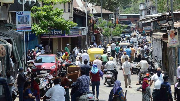 Citizens violating social distancing norms amid Covid-19 crisis (Ravindra Joshi/HT Photo) Citizens violating social distancing norms amid Covid-19 crisis (Ravindra Joshi/HT Photo)