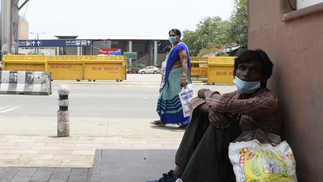 Sub-divisional magistrate at Sendhwa Ghanshyam Dhangar said, “The major problem that we are facing is the health of labourers affected by dehydration. Eight people died during the past 20 days.” (AFP) Sub-divisional magistrate at Sendhwa Ghanshyam Dhangar said, “The major problem that we are facing is the health of labourers affected by dehydration. Eight people died during the past 20 days.” (AFP)