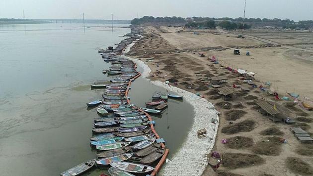 Boats are seen anchored at Sangam during a nationwide lockdown as a preventive measure against the coronavirus, in Prayagraj.(PTI)