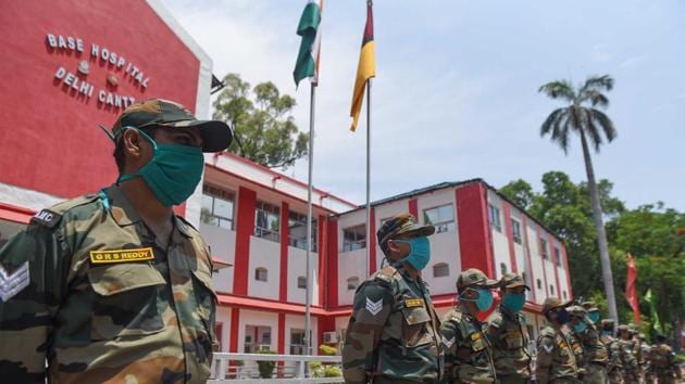 Army personnel seen wearing protective masks at Army Base Hospital, Delhi Cantt in New Delhi, India.(Sanchit Khanna/HT PHOTO) Army personnel seen wearing protective masks at Army Base Hospital, Delhi Cantt in New Delhi, India.(Sanchit Khanna/HT PHOTO)