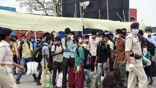 Migrants from Bengaluru at Danapur station waiting for special buses during the nationwide lockdown in the wake of coronavirus pandemic, in Patna. (ANI) Migrants from Bengaluru at Danapur station waiting for special buses during the nationwide lockdown in the wake of coronavirus pandemic, in Patna. (ANI)