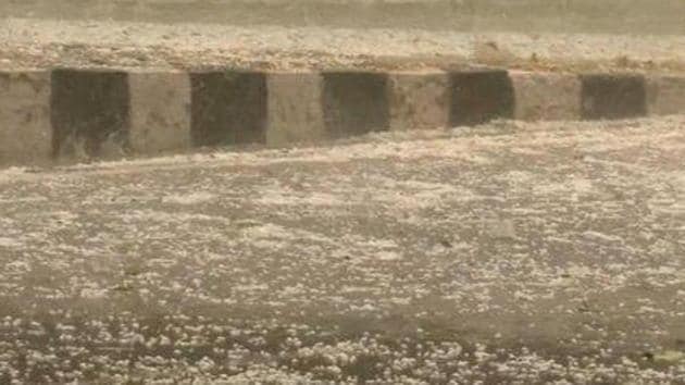 While showers and wind brought down the mercury by several notches, some areas in Delhi such as Kashmere Gate received heavy rain amid lightning and thunder. (ANI photo)