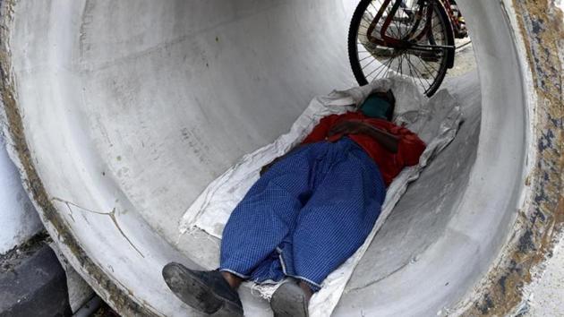 The containment zones in GB Nagar are desealed 21 days after sampling of the last positive case in the area. (HT Photo/Dheeraj Dhawan) The containment zones in GB Nagar are desealed 21 days after sampling of the last positive case in the area. (HT Photo/Dheeraj Dhawan)