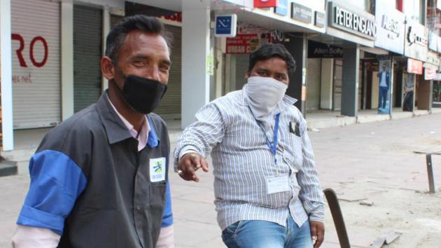 The officials said there are 487 active cases in the UT, 445 in Kashmir and 42 in Jammu, while 485 patients have recovered. (HT File Photo) The officials said there are 487 active cases in the UT, 445 in Kashmir and 42 in Jammu, while 485 patients have recovered. (HT File Photo)