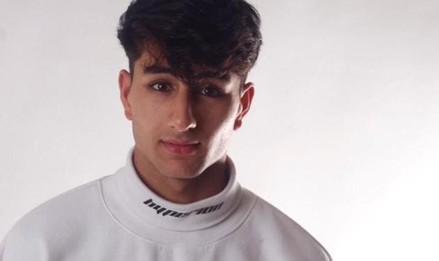Ibrahim Ali Khan gets a reality check as he dreams of graduation trip with friends, watch funny video | Bollywood - Hindustan Times Ibrahim Ali Khan gets a reality check as he dreams of graduation trip with friends, watch funny video | Bollywood - Hindustan Times
