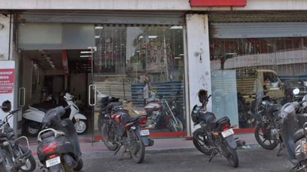 Only those shops, which have already received permission, will be allowed to open. (GURPREET SINGH/HT) Only those shops, which have already received permission, will be allowed to open. (GURPREET SINGH/HT)