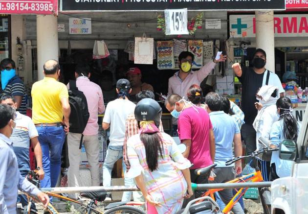 UT had imposed the curfew on March 23 and ended it on May 3, all types of shops to reopen from 10am to 6pm, even though it was witnessing a spike in Covid-19 cases and was retained in Centre’s red zone list. (HT File Photo) UT had imposed the curfew on March 23 and ended it on May 3, all types of shops to reopen from 10am to 6pm, even though it was witnessing a spike in Covid-19 cases and was retained in Centre’s red zone list. (HT File Photo)