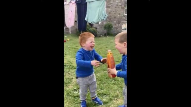 The image shows the two kids. (Twitter/Nicola Maria Roberts) The image shows the two kids. (Twitter/Nicola Maria Roberts)