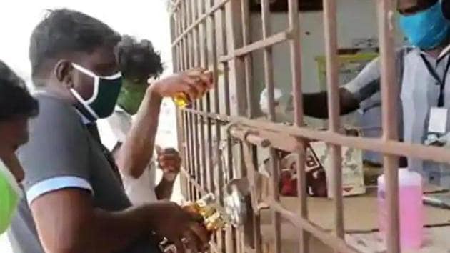 The central government had, on May 1, allowed states to sell liquor subject to certain conditions which were issued to ensure social distancing in the shops. (HT photo) The central government had, on May 1, allowed states to sell liquor subject to certain conditions which were issued to ensure social distancing in the shops. (HT photo)
