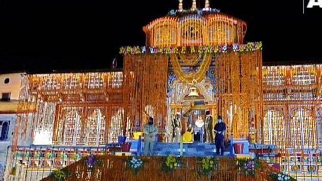 Portals of the Badrinath shrine were opened at 4.30am amid rituals performed by the head priest Rawal Ishwari Prasad Nambudiri and 10 others priests of the shrine.(ANI Photo)