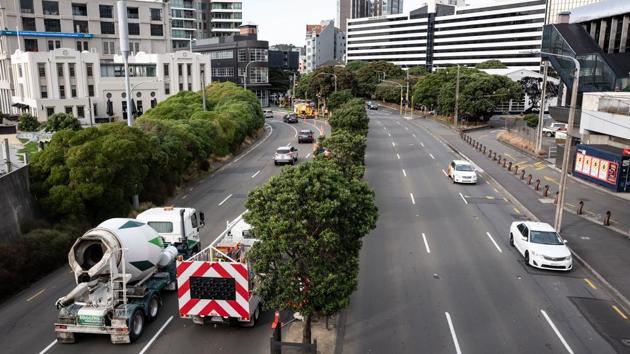 Vehicles seen making their way through Jervois Quay in Wellington. (Birgit Krippner / Bloomberg) Vehicles seen making their way through Jervois Quay in Wellington. (Birgit Krippner / Bloomberg)