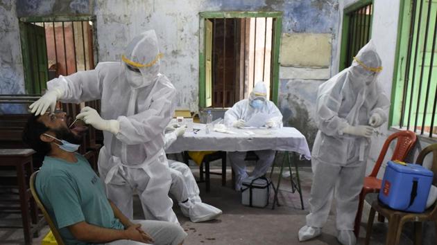 According to the latest figures, 51,401 patients are active coronavirus cases while 27,919 patients have been cured/discharged and one patient has been migrated. (Photo by Samir Jana / Hindustan Times)