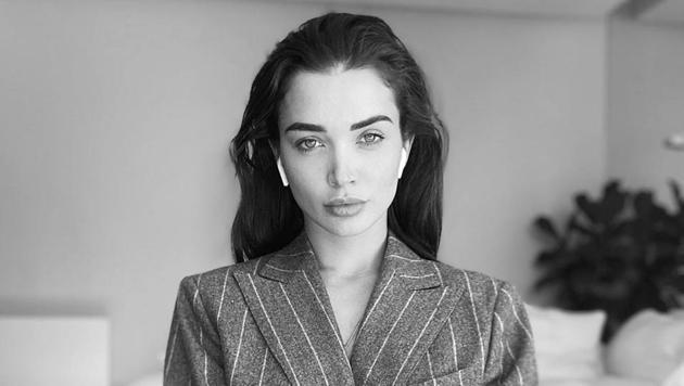 Bollywood actor and new mommy Amy Jackson recently took to Instagram to share the “pros and cons” of working from home .(Instagram)