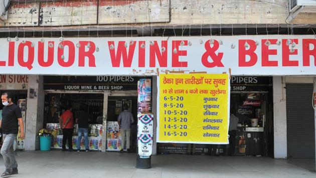 The excise station has been ordered to be “unit of transfer” and the process needs to be completed by the morning of May 16.(Ravi Kumar/HT file photo. Representative image)