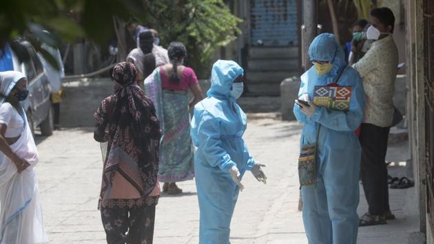 Mumbai, which accounts for around 60% of all Covid-19 positive cases in the state, reported 933 new cases on Friday, as the total count rose to 17,671. (Satyabrata Tripathy/HT file photo) Mumbai, which accounts for around 60% of all Covid-19 positive cases in the state, reported 933 new cases on Friday, as the total count rose to 17,671. (Satyabrata Tripathy/HT file photo)