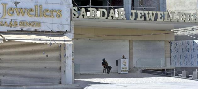 Closed jewellery shops at Ghumar Mandi area in Ludhiana. (Gurpreet Singh/HT) Closed jewellery shops at Ghumar Mandi area in Ludhiana. (Gurpreet Singh/HT)