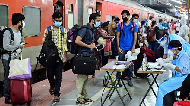 Passengers arriving at Thiruvananthapuram railway station on special train during the ongoing lockdown amid coronavirus pandemic, Kerala, May 15, 2020. (ANI) Passengers arriving at Thiruvananthapuram railway station on special train during the ongoing lockdown amid coronavirus pandemic, Kerala, May 15, 2020. (ANI)