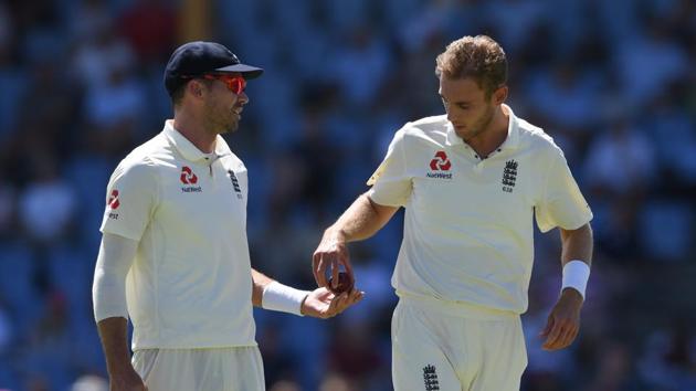 James Anderson of England hands the ball to team-mate Stuart Broad (Getty Images,) James Anderson of England hands the ball to team-mate Stuart Broad (Getty Images,)