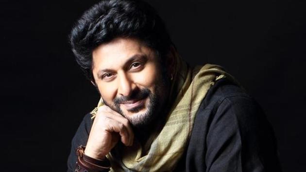 Actor Arshad Warsi urges people to stay indoors and let the police officers do their job. Actor Arshad Warsi urges people to stay indoors and let the police officers do their job.