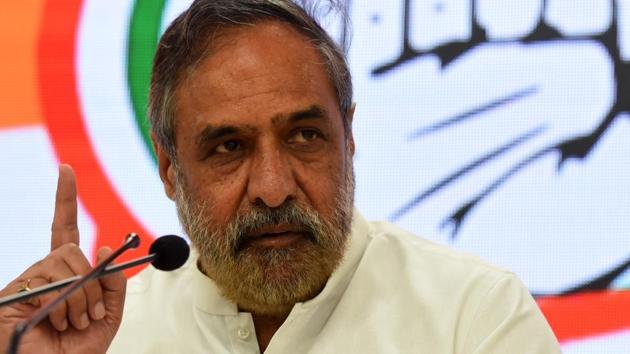 Congress leader Anand Sharma challenged the finance minister for a debate on the package while raising questions about the announcements made by the prime minister. (Mohd Zakir/HT PHOTO) Congress leader Anand Sharma challenged the finance minister for a debate on the package while raising questions about the announcements made by the prime minister. (Mohd Zakir/HT PHOTO)