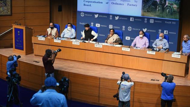 Union Finance Minister Nirmala Sitharaman addresses the media during the fourth briefing on Centre’s economic stimulus package in the presence of her team, in National Media Center, New Delhi.(Hindustan Times)