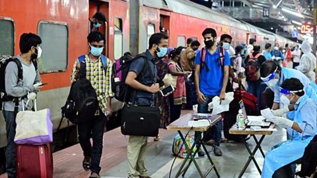 Passengers arriving at Thiruvananthapuram railway station through special train services during the ongoing lockdown amid coronavirus pandemic, in Thiruvananthapuram on May 15. (ANI) Passengers arriving at Thiruvananthapuram railway station through special train services during the ongoing lockdown amid coronavirus pandemic, in Thiruvananthapuram on May 15. (ANI)
