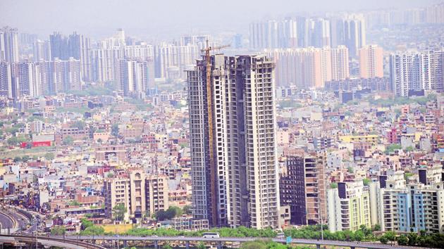 Union finance minister Nirmala Sitharaman on Wednesday offered some relief to real estate developers as she asked states and union territories to extend the registration and completion dates by six months of all projects registered under RERA.(HT Archive)