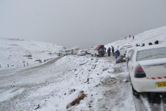 The Manali-Leh highway winds its way through the Rohtang Pass (13,050 feet), Baralacha Pass (16,020 feet), Lachlungla Pass (16,620 feet) and Tanglangla (17,480 feet). (IANS) The Manali-Leh highway winds its way through the Rohtang Pass (13,050 feet), Baralacha Pass (16,020 feet), Lachlungla Pass (16,620 feet) and Tanglangla (17,480 feet). (IANS)