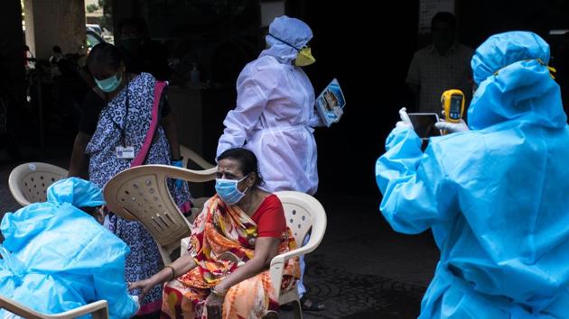 Experts are clear that there is no evidence that newspapers can transmit the virus. (Pratik Chorge/HT file photo. Representative image) Experts are clear that there is no evidence that newspapers can transmit the virus. (Pratik Chorge/HT file photo. Representative image)