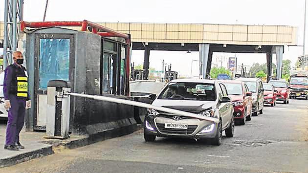 NHAI officials said that they are targeting commuters who do not have FASTags but often enter FASTag lanes and end up paying double the toll as a penalty. (Yogendra Kumar/HT file photo) NHAI officials said that they are targeting commuters who do not have FASTags but often enter FASTag lanes and end up paying double the toll as a penalty. (Yogendra Kumar/HT file photo)