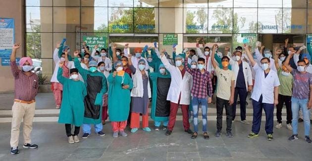 Doctors and paramedics staging a protest against the health department at the civil hospital in Ludhiana on Tuesday. (HT PHOTO) Doctors and paramedics staging a protest against the health department at the civil hospital in Ludhiana on Tuesday. (HT PHOTO)
