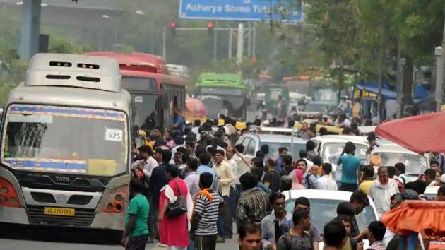 No such movement, except for essential services, will be allowed in the 73 containment zones of Delhi. (Parveen Kumar / HT Photo) No such movement, except for essential services, will be allowed in the 73 containment zones of Delhi. (Parveen Kumar / HT Photo)