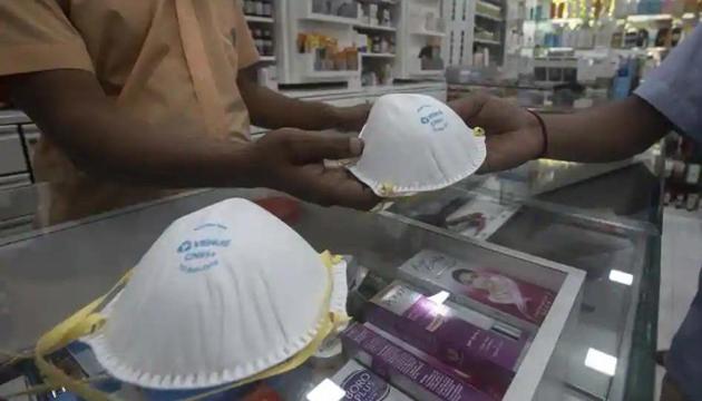 The work of making PPE kits was also going on in Lucknow Model Jail. (Pratham Gokhale/HT Photo) The work of making PPE kits was also going on in Lucknow Model Jail. (Pratham Gokhale/HT Photo)