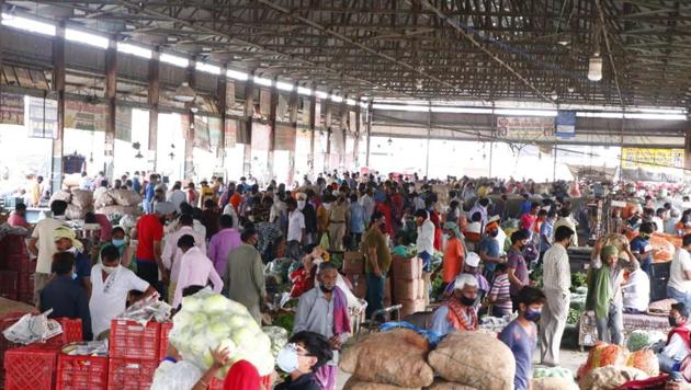 The committee members will look into the demands and submit a plan, detailing the measures to be taken for managing crowd in the mandi. (HT File) The committee members will look into the demands and submit a plan, detailing the measures to be taken for managing crowd in the mandi. (HT File)
