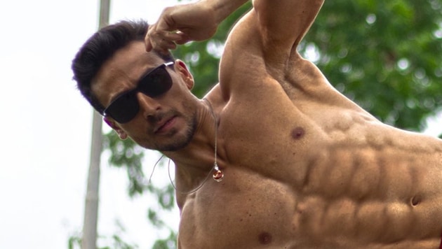 Tiger Shroff has shared new pictures of himself.