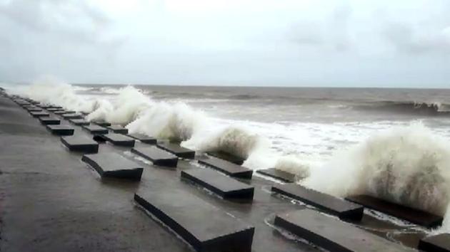 Waves lash against concrete during high tide at Digha in East Medinipur in West Bengal. Heavy rain and strong winds have affected several districts as of noon in Gangetic West Bengal increasing in intensity with each passing hour after landfall. (ANI)