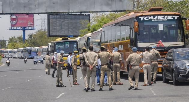 Noida’s border with Delhi continues to remain sealed with movement permission only for essential services and to those having passes issued by the district administration. (PTI) Noida’s border with Delhi continues to remain sealed with movement permission only for essential services and to those having passes issued by the district administration. (PTI)