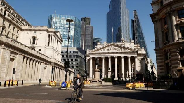 FILE PHOTO: A cyclist is seen infront of the Bank of England as the spread of the coronavirus disease (COVID-19) continues, London, Britain, April 14, 2020. REUTERS/John Sibley/File Photo(REUTERS)